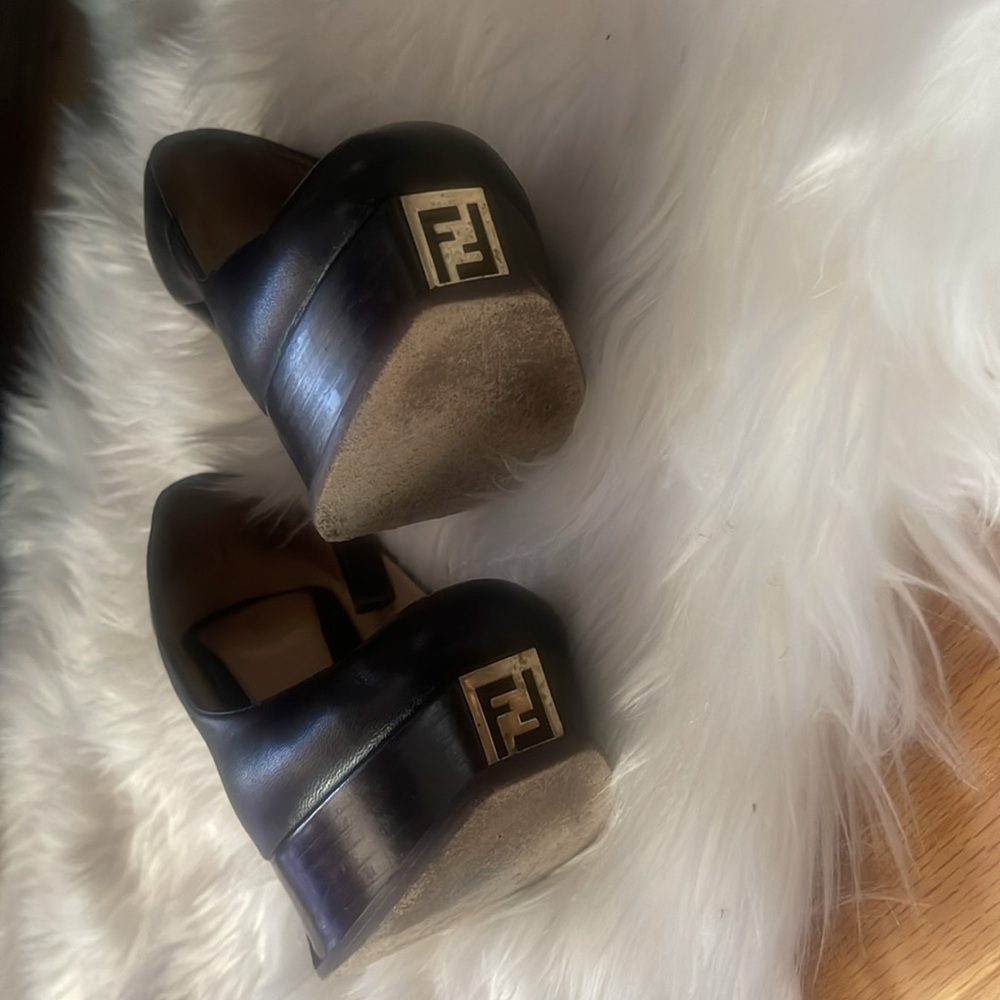 👠Black Fendi platform pumps size 40👠